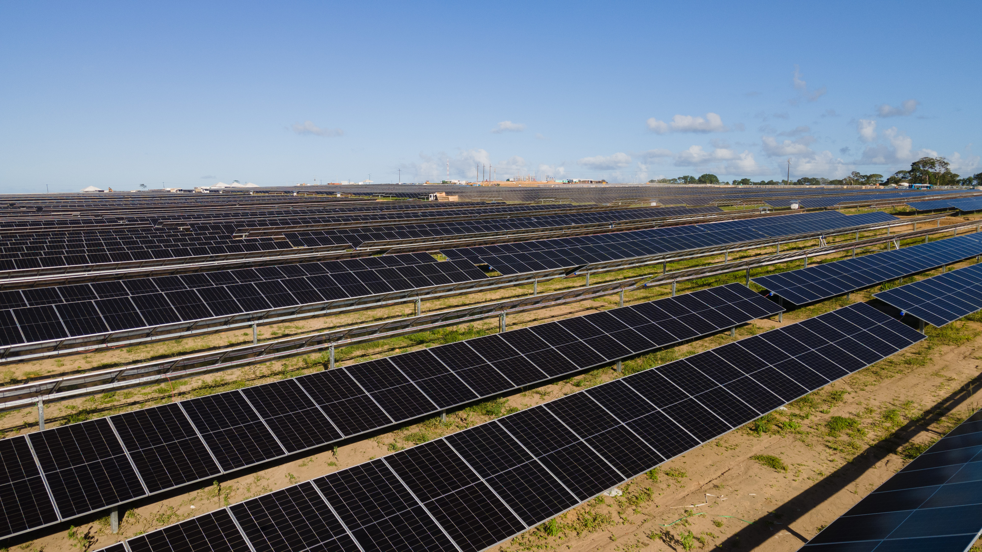 Obras da UFV Maravilhas I avançam para abastecer a Vivix com 100% de energia solar