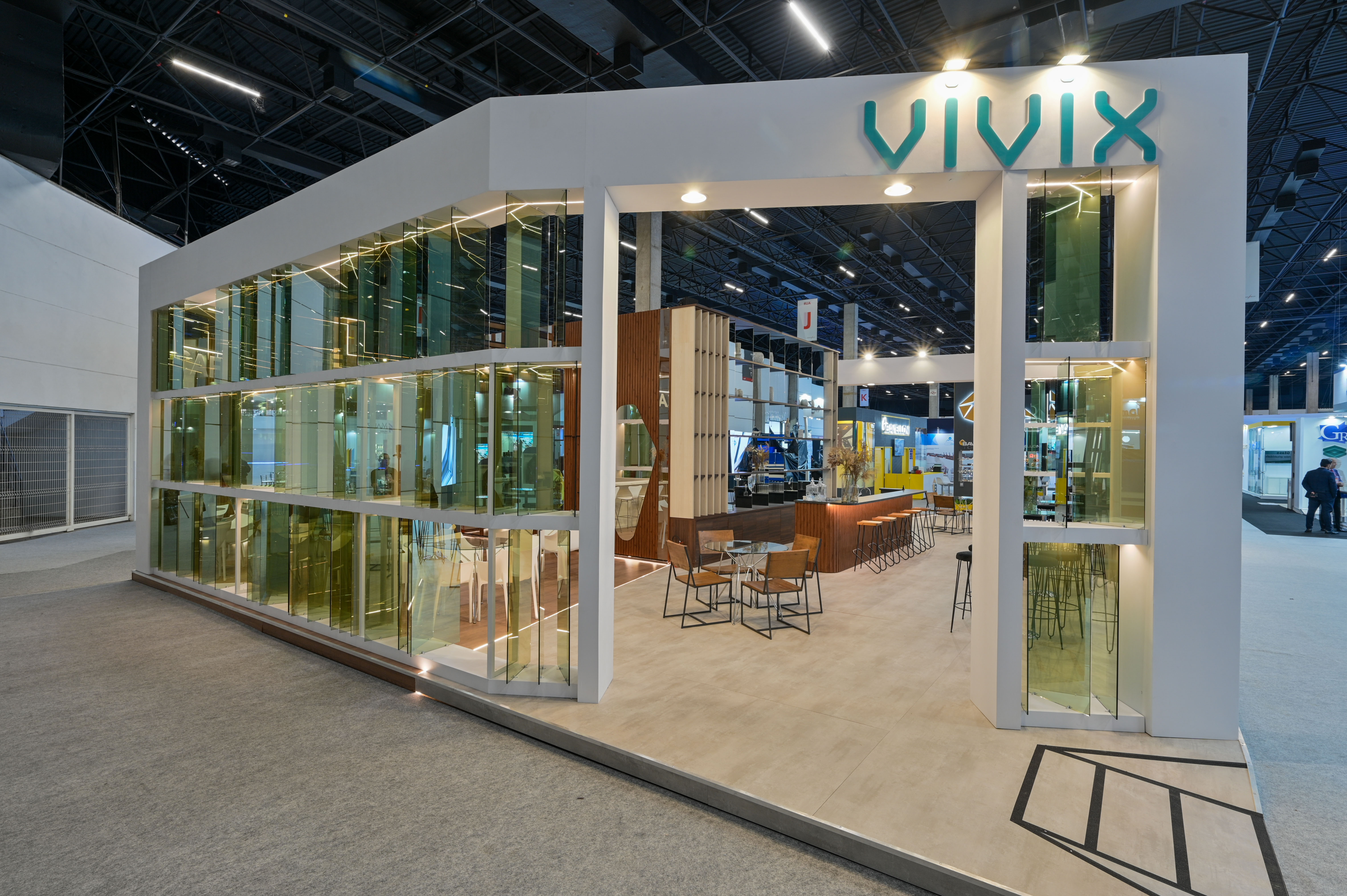 Vivix leva o clima brasileiro para a 11ª Glass South América